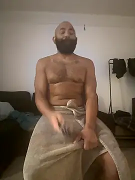 Snapshot of Roguecut82 chatting on 17, 9, 2025 Roguecut82 online show from 17, 9, 2025