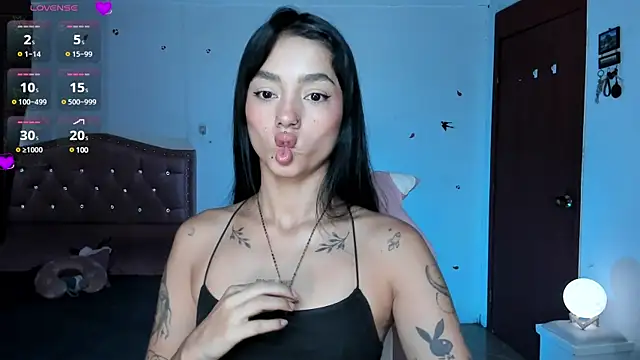 Lizzie corner v online show from 17, 12, 2024