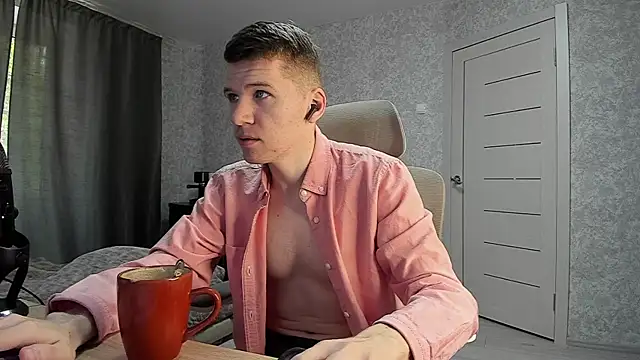 Bananas dick online show from 28, 4, 2026