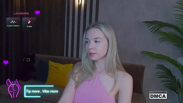 Holl1Would online show from 4, 3, 2025