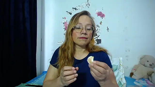 anthonela mature  online show from 16, 12, 2025