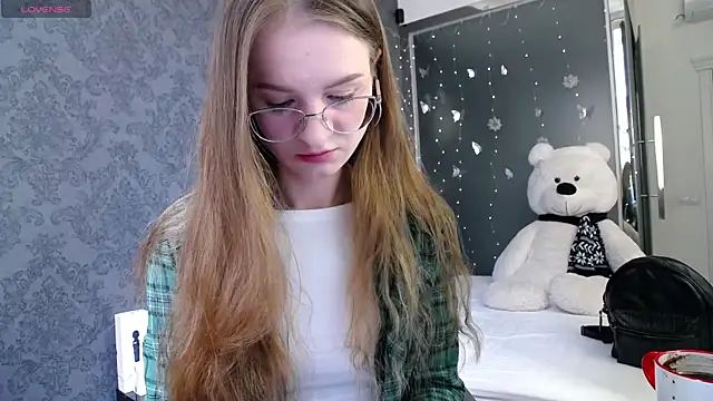 Snapshot of KateJonson chatting on 4, 6, 2026 KateJonson online show from 4, 6, 2026