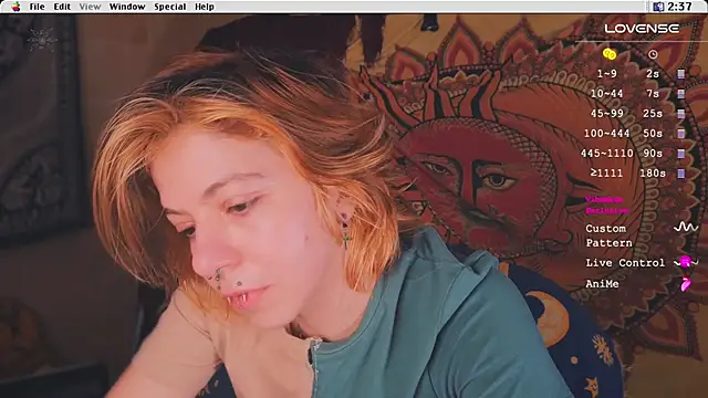 Snapshot of Kryptosworld chatting on 4, 2, 2025 Kryptosworld online show from 4, 2, 2025