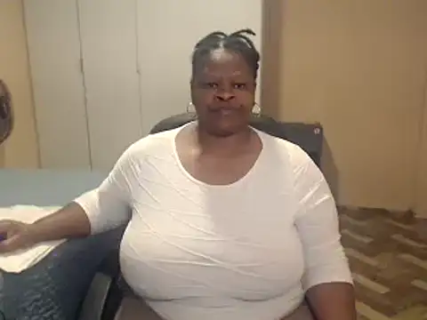 Snapshot of sweetnoziexx chatting on 21, 5, 2026 sweetnoziexx online show from 21, 5, 2026