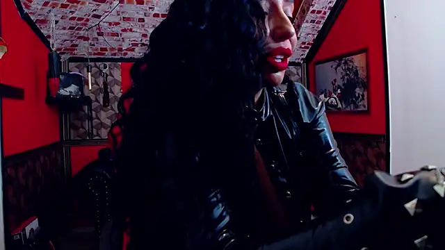 DommeBellatrix online show from 25, 10, 2025