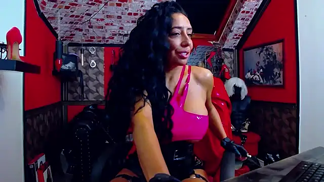 Snapshot of DommeBellatrix chatting on 16, 5, 2026 DommeBellatrix online show from 16, 5, 2026