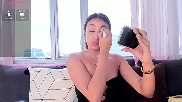 aisha es online show from 28, 9, 2025