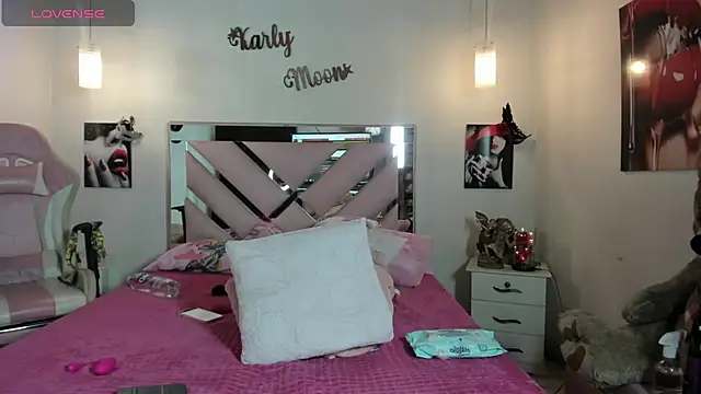 Karly moon online show from 3, 12, 2024