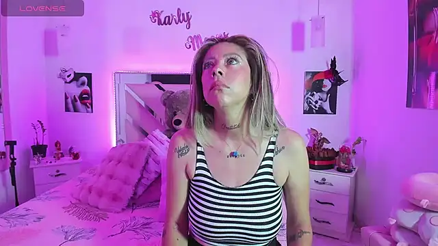 Karly moon online show from 15, 9, 2025