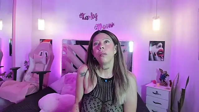 Karly moon online show from 31, 5, 2026