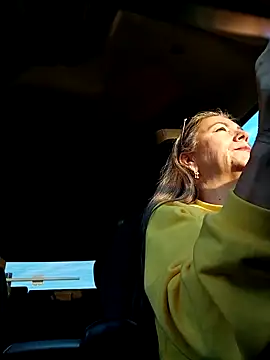 EvaRobinson online show from 20, 1, 2025