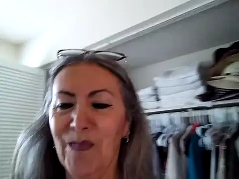 EvaRobinson online show from 12, 2, 2025