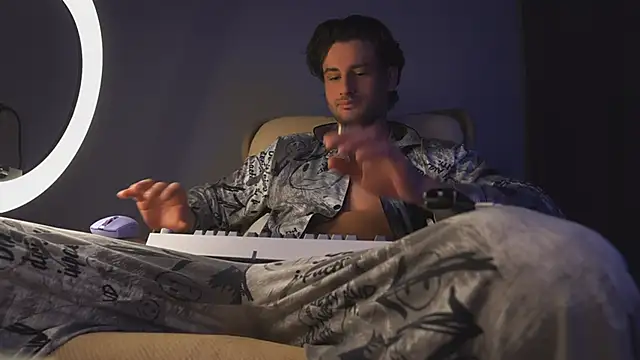 Keen   Luckystrike online show from 8, 3, 2025