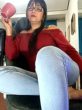 kelly dirty  online show from 21, 4, 2026