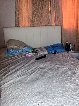 Mya And Davidd online show from 4, 2, 2025