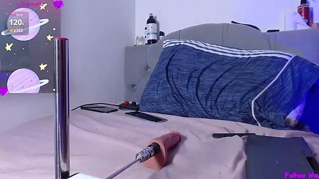 Red-moon1 online show from 15, 2, 2025