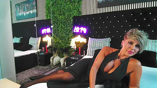 InannaStar online show from 28, 9, 2025