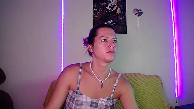 yuliana 19 online show from 27, 7, 2026