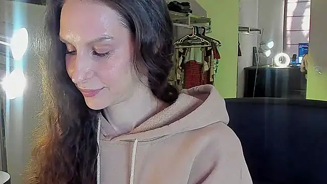 Mila Anders online show from 14, 4, 2026