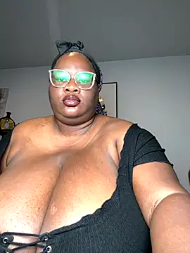 Snapshot of SexyHugeblackTitties chatting on 17, 11, 2025 SexyHugeblackTitties online show from 17, 11, 2025