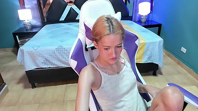 Linda4Petite online show from 20, 1, 2025