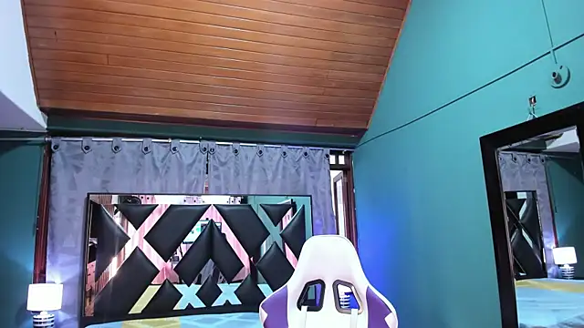 Linda4Petite online show from 11, 2, 2025