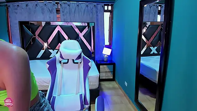 Linda4Petite online show from 11, 3, 2025