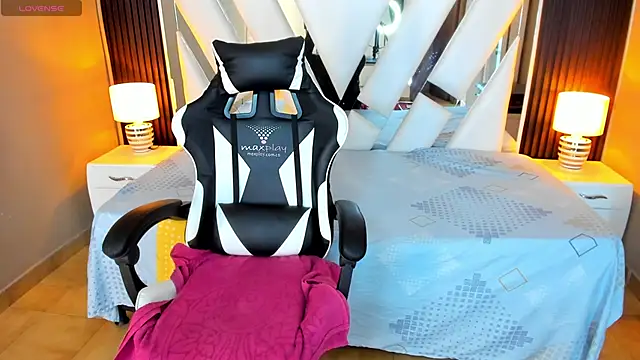 Linda4Petite online show from 23, 9, 2025