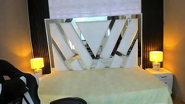 Linda4Petite online show from 13, 12, 2025