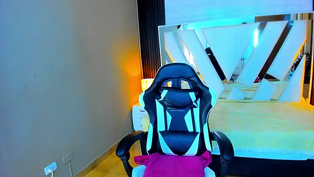 Linda4Petite online show from 14, 1, 2026