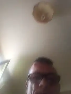 Snapshot of Robertino21cm chatting on 16, 4, 2026 Robertino21cm online show from 16, 4, 2026