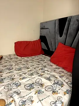 Snapshot of morrocoXcute chatting on 17, 10, 2025 morrocoXcute online show from 17, 10, 2025