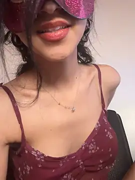 Snapshot of morrocoXcute chatting on 4, 3, 2026 morrocoXcute online show from 4, 3, 2026