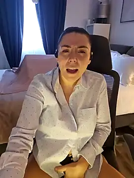 Ellie-L-Elizabeth online show from 19, 1, 2025