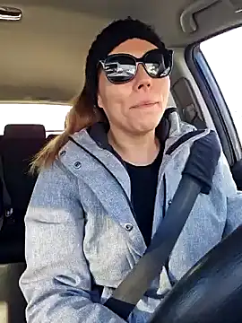 Ellie-L-Elizabeth online show from 4, 2, 2025