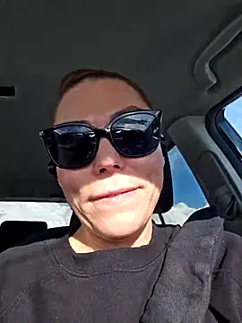 Ellie-L-Elizabeth online show from 19, 2, 2025