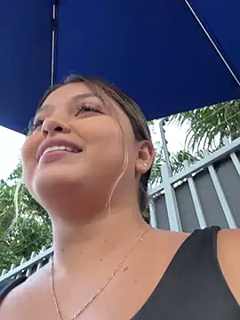 Snapshot of lunablossom_ chatting on 15, 1, 2025 lunablossom online show from 15, 1, 2025