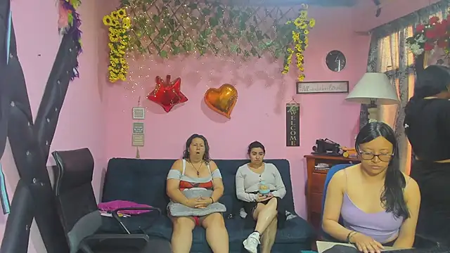 lesbiancuple online show from 25, 3, 2026