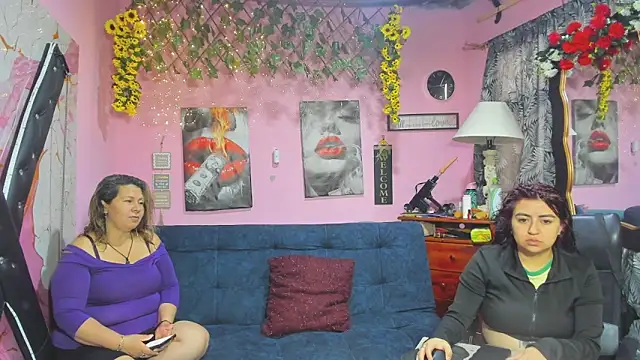 lesbiancuple online show from 25, 4, 2026