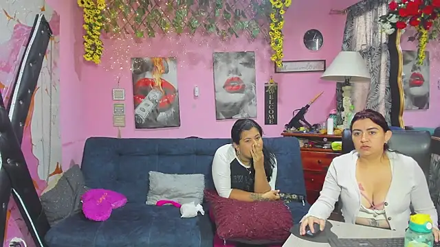 lesbiancuple online show from 28, 4, 2026