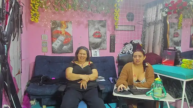 lesbiancuple online show from 12, 6, 2026