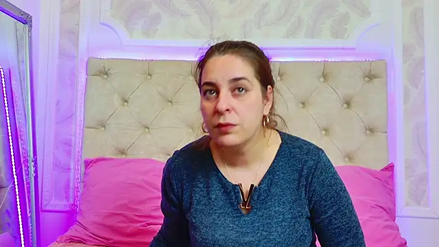 KarinaNoir online show from 2, 4, 2026