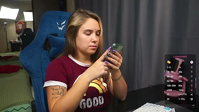 Sandra SW  online show from 12, 11, 2025