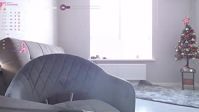 Snapshot of Mia_Bows chatting on 19, 12, 2024 Mia Bows online show from 19, 12, 2024