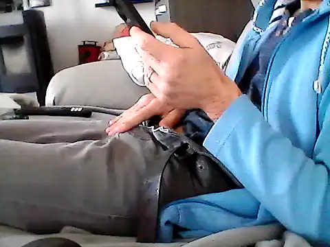 Snapshot of mickzizi chatting on 7, 3, 2025 mickzizi online show from 7, 3, 2025