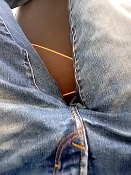 mickzizi online show from 9, 4, 2026