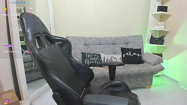 Snapshot of candy_alicee chatting on 15, 5, 2026 candy alicee online show from 15, 5, 2026
