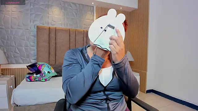 kimbrownn online show from 21, 4, 2026