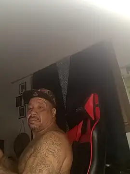 yellowwetfox online show from 9, 1, 2025