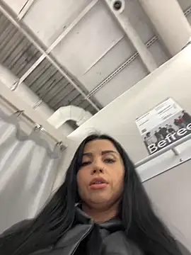 CrazzyChicks online show from 22, 11, 2025